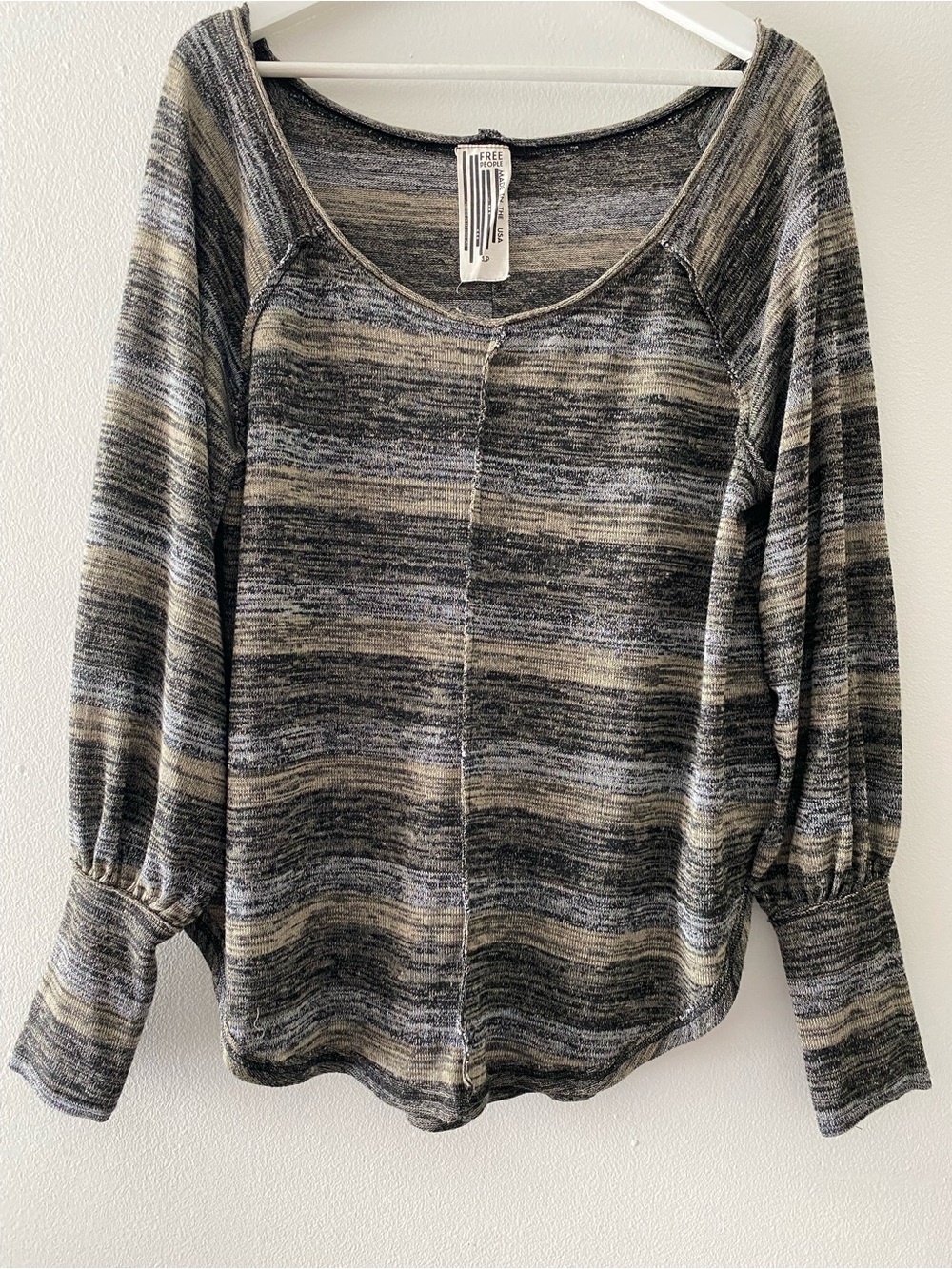 Free People Women’s Beige Boho Sweater Rayon Blend Raw Hem Rounded Hem Petite S